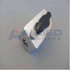 BRACKET AND SCREWS 3X P-N 32